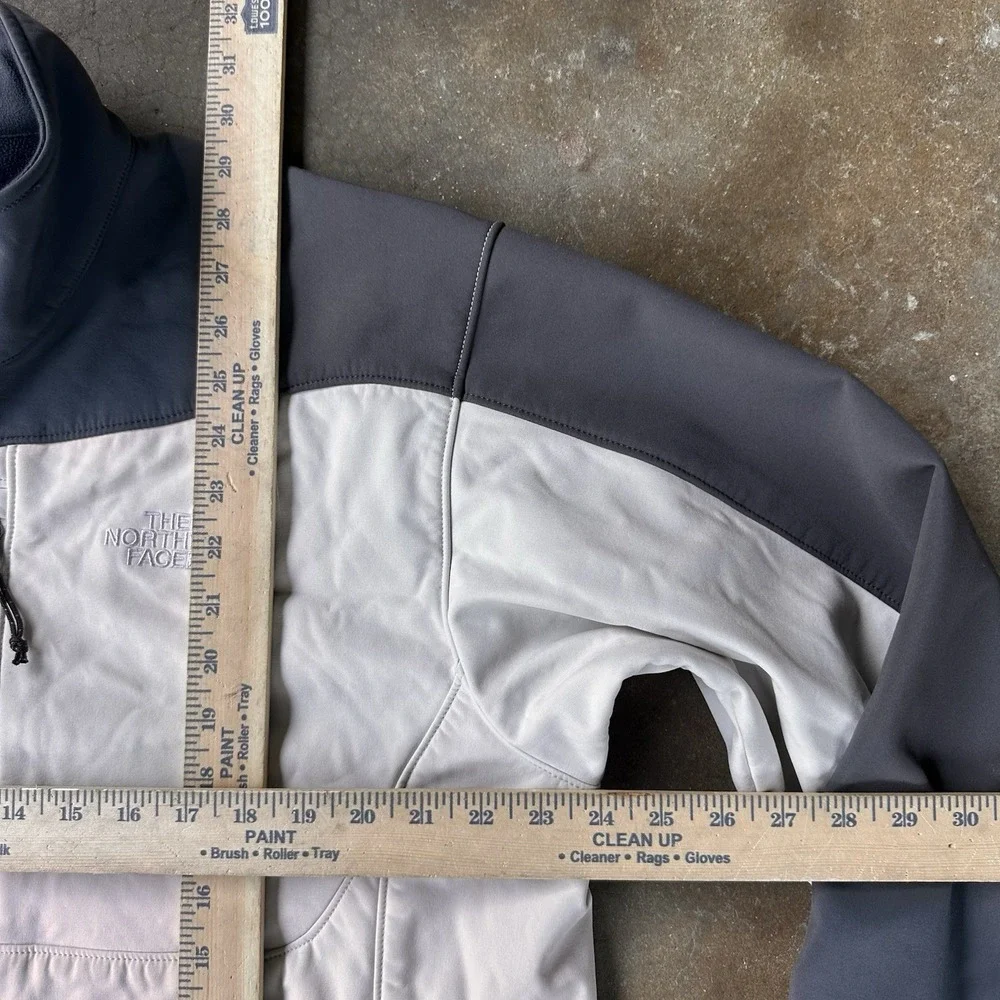 The North Face Apex Bionic Jacket Mens XL White Gray Full Zip Softshell Outdoor